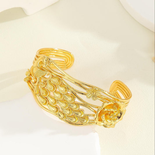 1pcs Vintage Luxury Carved Texture Gold Bracelet, Exquisite Peacock, Flower Patterned Bracelet